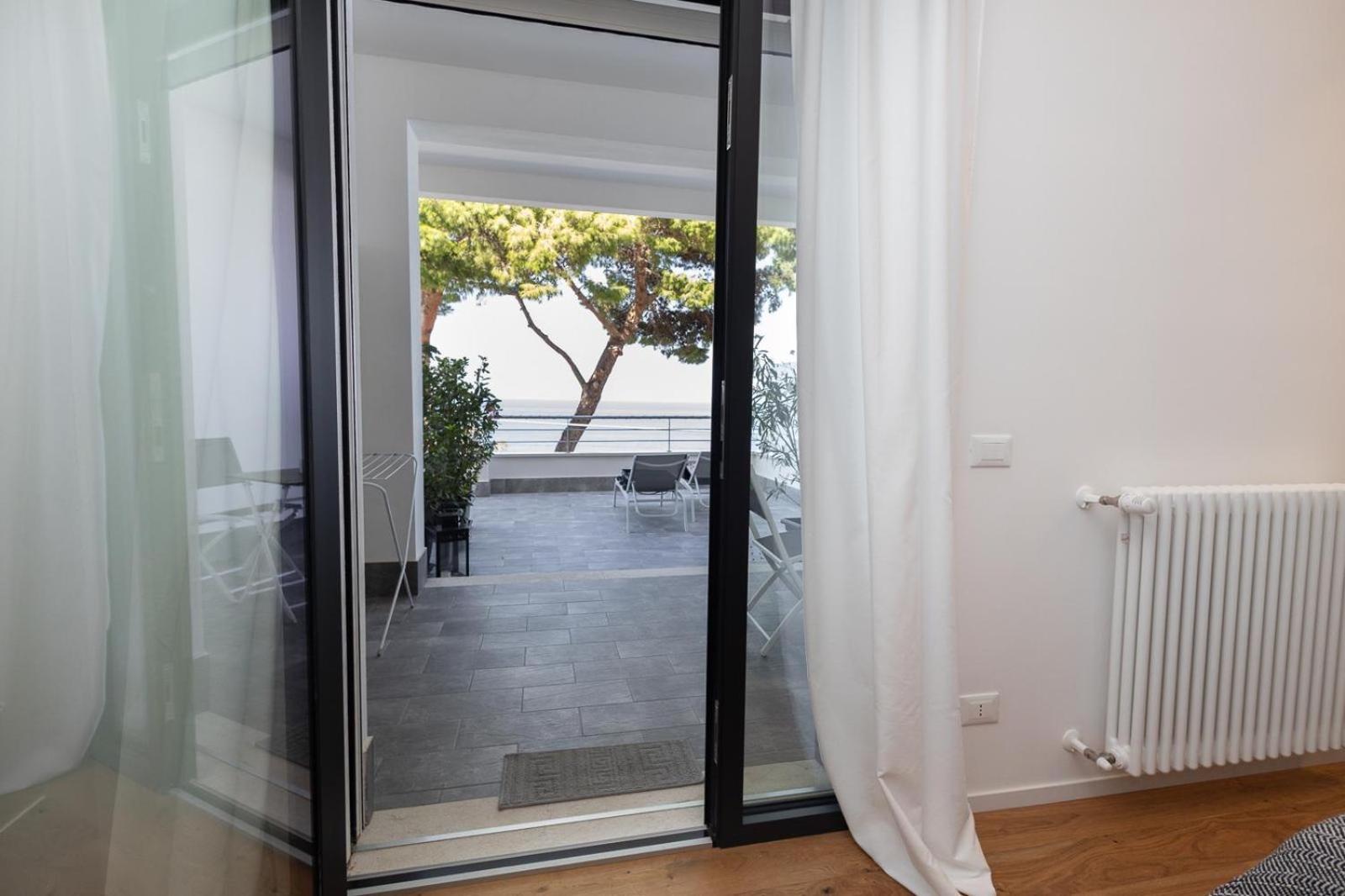 Mondello Addaura Addisio Suite Palermo Exterior photo