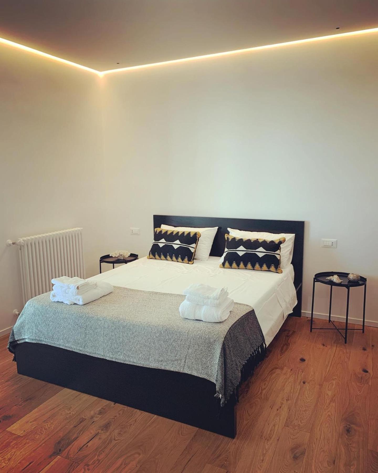 Mondello Addaura Addisio Suite Palermo Exterior photo